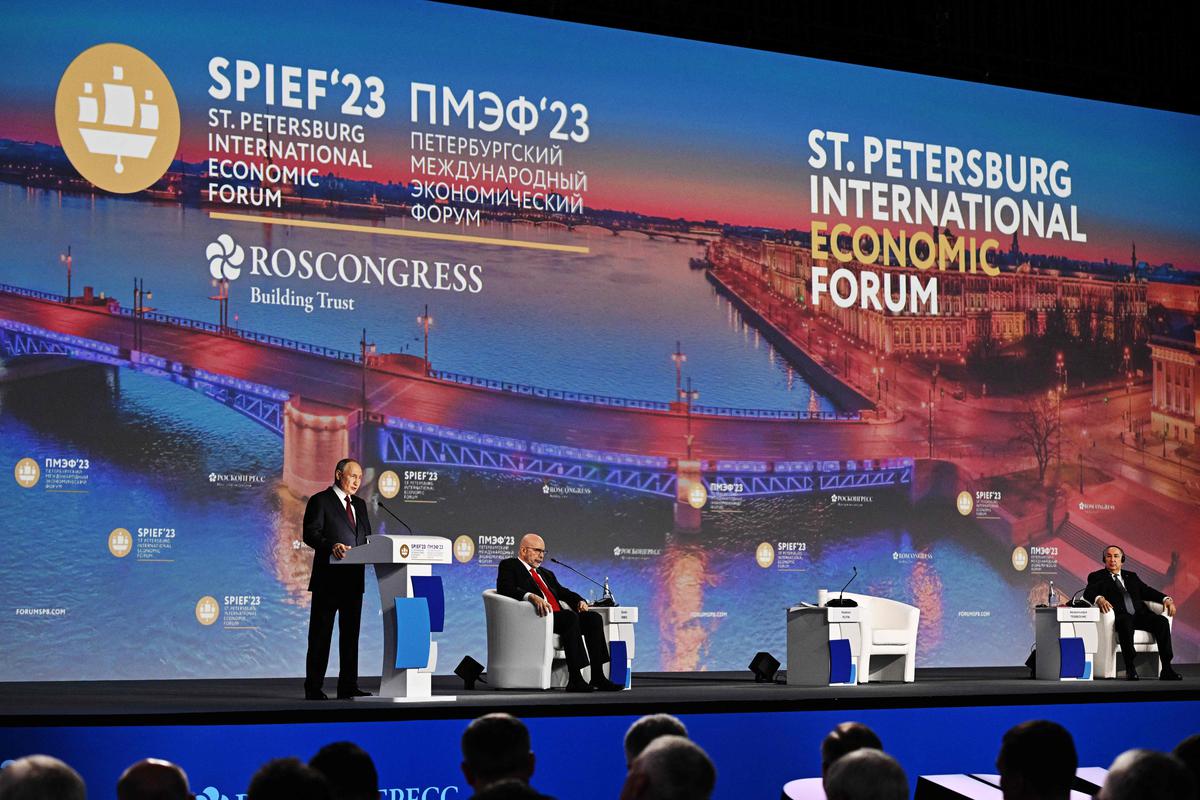 سان بطرسبرغ تشهد اليوم انطلاق المنتدى الروسي- الإفريقي:   49 دولة إفريقية حاضرة.. والعلاقات الاقتصادية والاجتماعية والتنمية والطاقة أبرز الملفات 